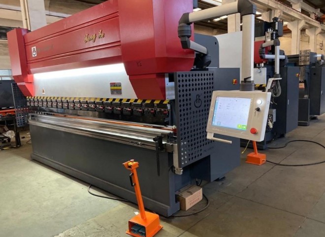 智能而彎，馭效而成：豐科機械數(shù)控折彎機助力精密鈑金加工領(lǐng)域? 